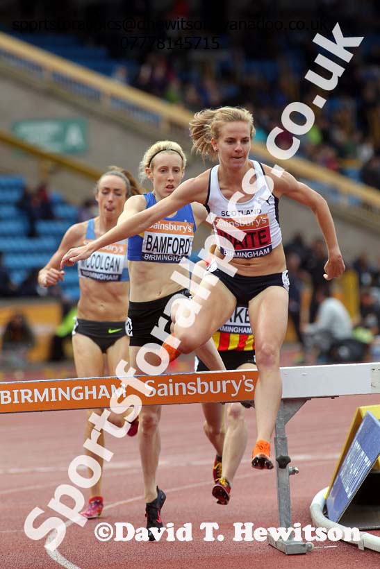Lennie Waite (AFD AC) leads the 3000 metres steeplechase, 2014 Sainsbury's British Championships. Photo: David T. Hewitson/Sports for All Pics